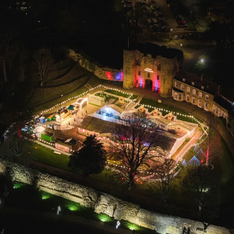 Evening crowds at Tonbridge Christmas Fest